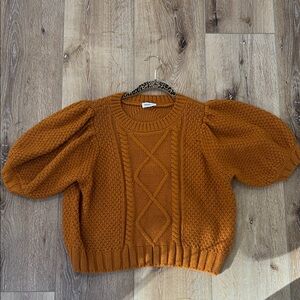 Cropped puff sleeve sweater